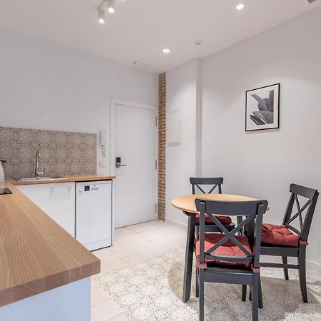 Modern Apartment Close To City Centre Valencia Exterior foto